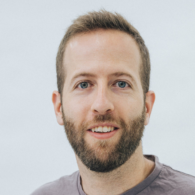 דקל אזיקסון